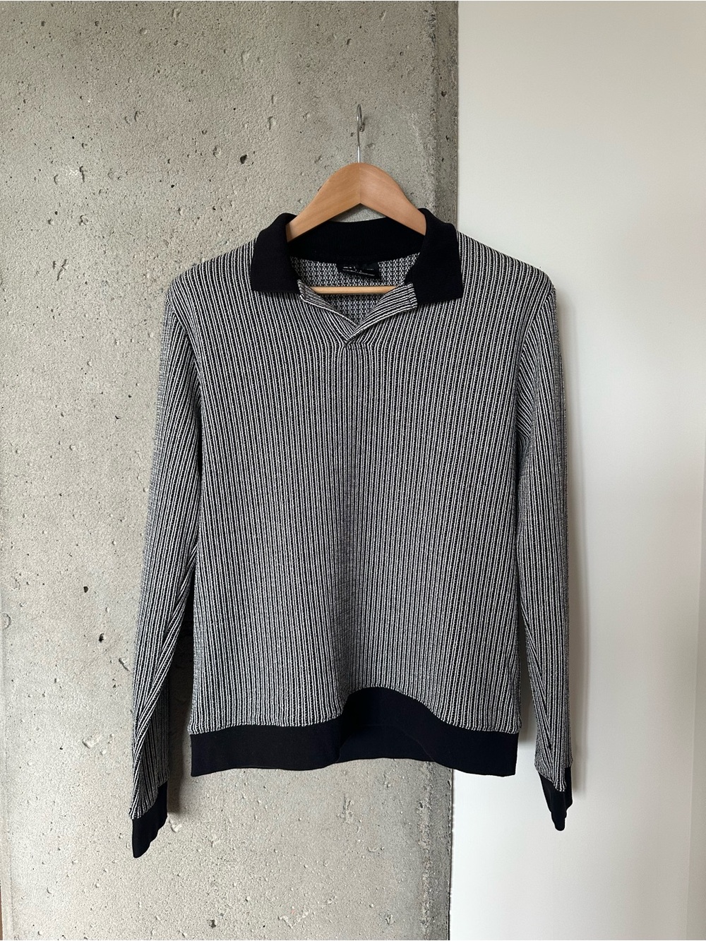 Le 31 by Simons Men's Black & White Ribbed V‑Neck Polo Sweater S